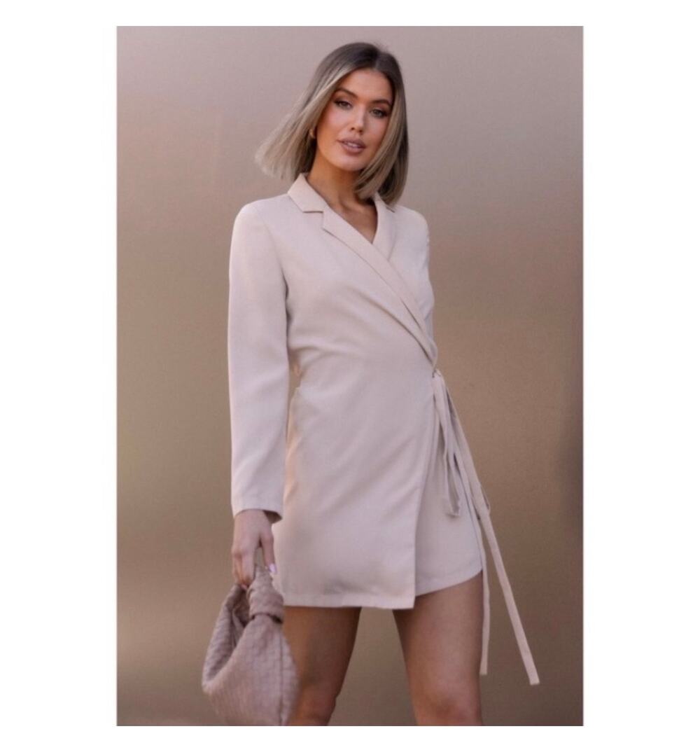 New petal & pup sumit blazer dress beige size L